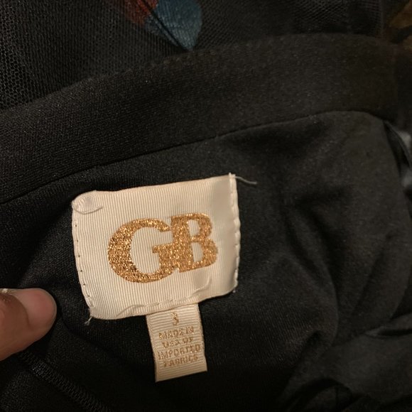 Gianni Bini 2-Piece Cropped Top and Skirt - Picture 7 of 7